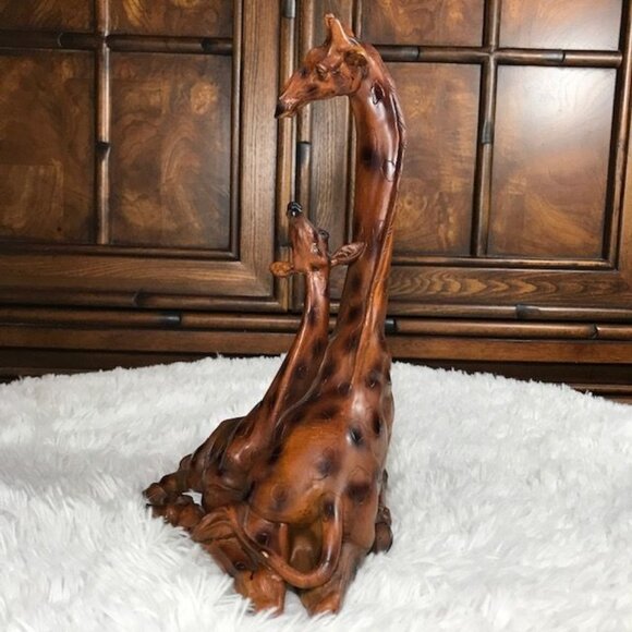 NWOT Mother Giraffe and Calf Premium Resin Wood Painted Statue - Picture 3 of 14